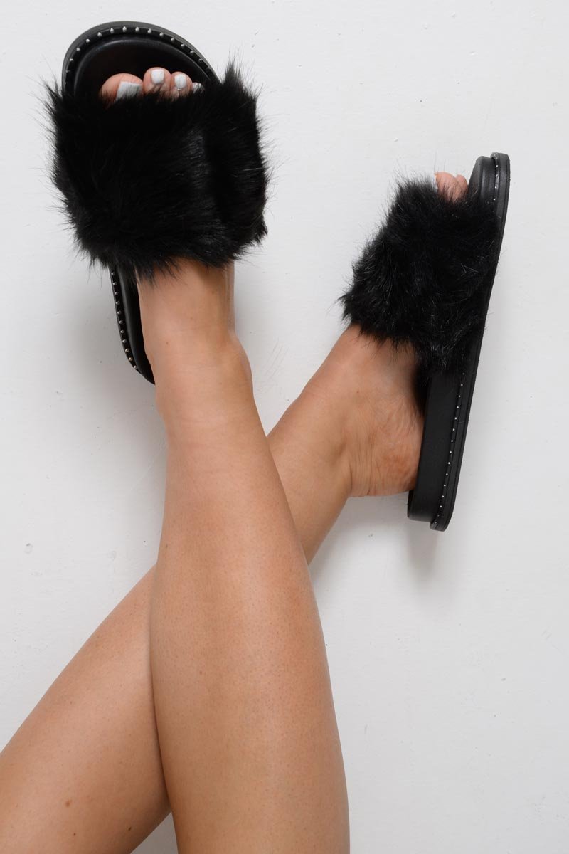 Black Faux Fur Sliders -Kyari