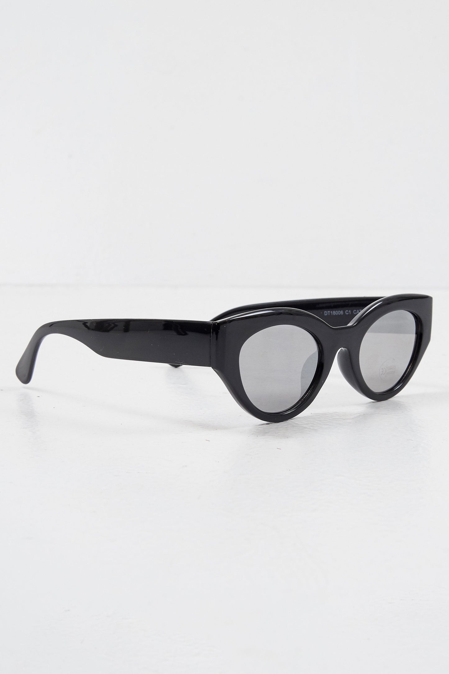 Black Chunky Oval Tinted Lens Sunglasses - Dailey