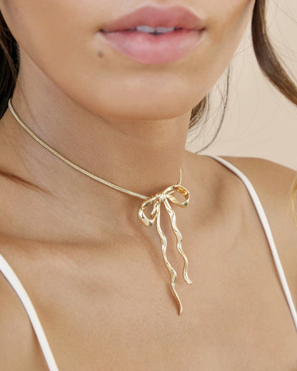Bow Organica Pendant Necklace