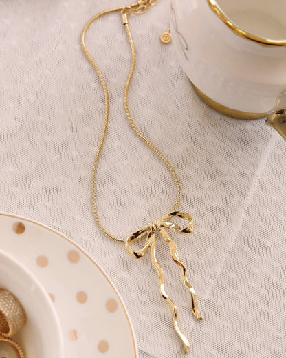 Bow Organica Pendant Necklace