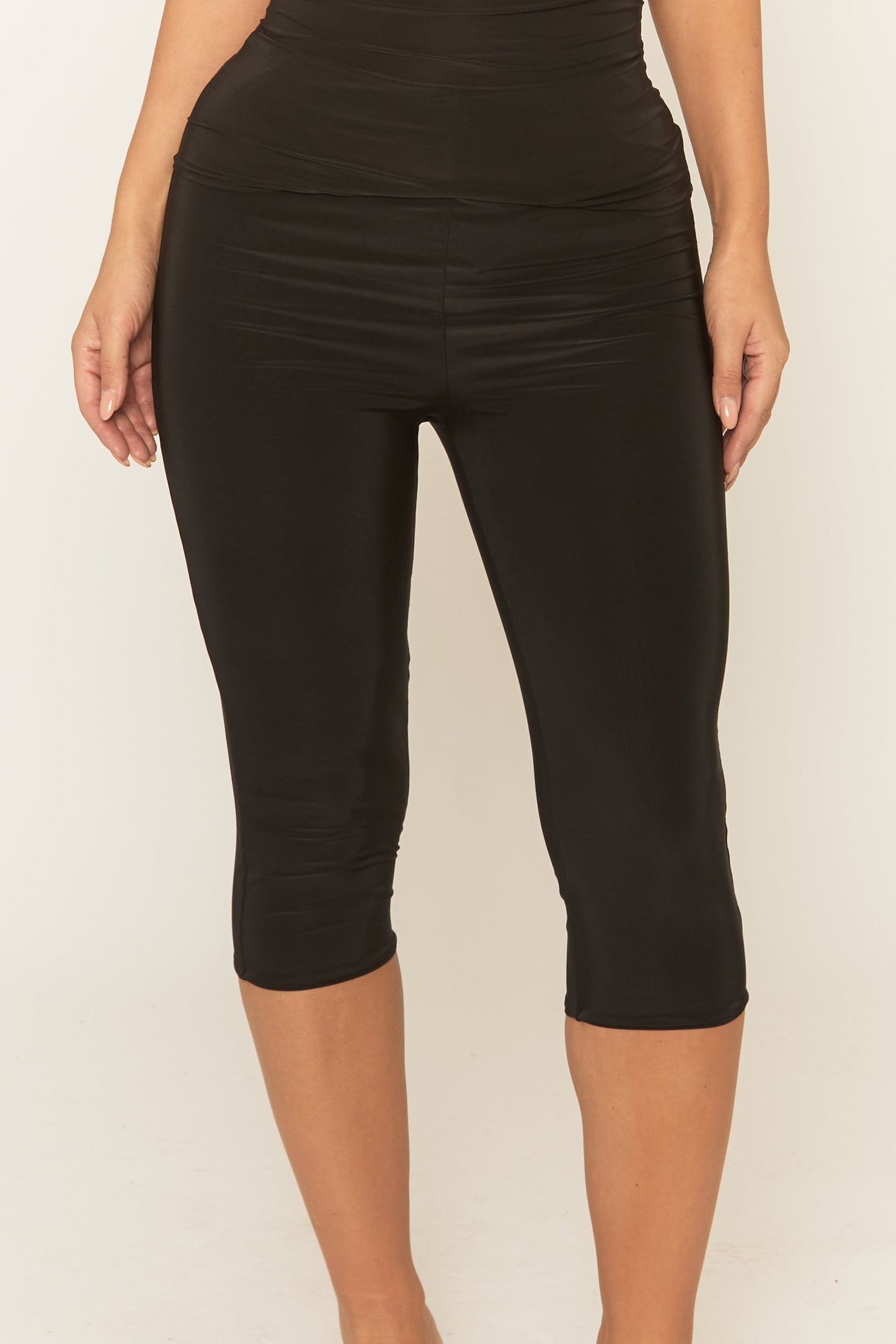 Black Double Slinky Capri Leggings - Kelsia