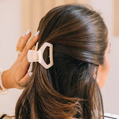 Petite Open Hair Clip (Almond Beige)